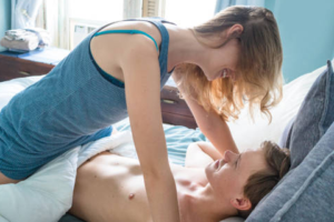 Pelet Jarak Jauh Lewat Baju Agar Pasangan Terkunci Cintanya