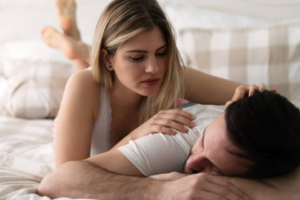 Wirid Untuk Memikat Wanita Agar Setia dan Tunduk Secara Halus