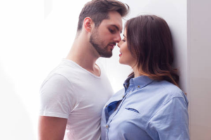 Hipnotis Semar Mesem untuk Menaklukkan Hati yang Keras