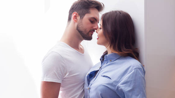 Hipnotis Semar Mesem untuk Menaklukkan Hati yang Keras