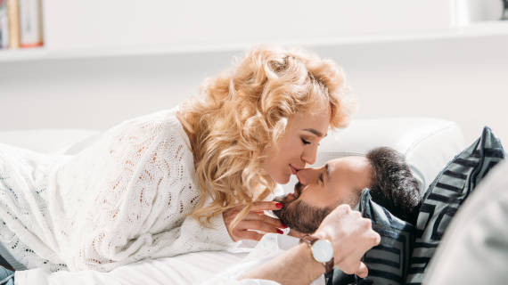 Pelet Sebut Nama untuk Menarik Kembali Hati Pasangan