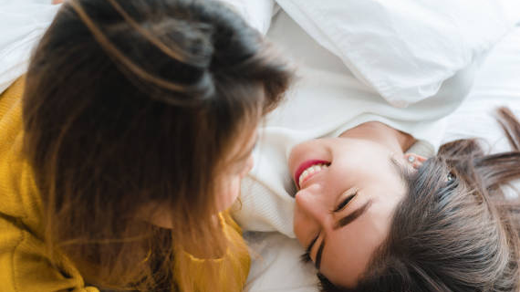 Pelet Sesama Jenis Lewat Foto: Menyatukan Rasa Sayang